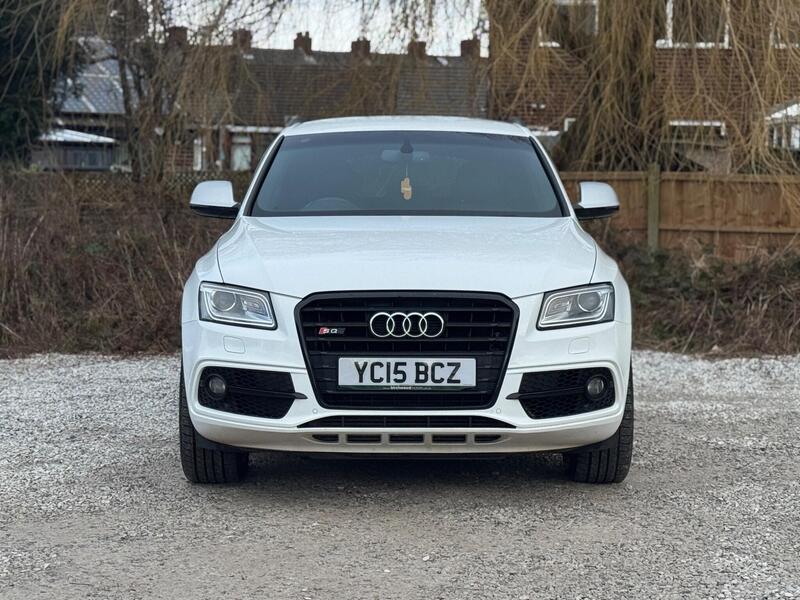 Audi SQ5 view 4