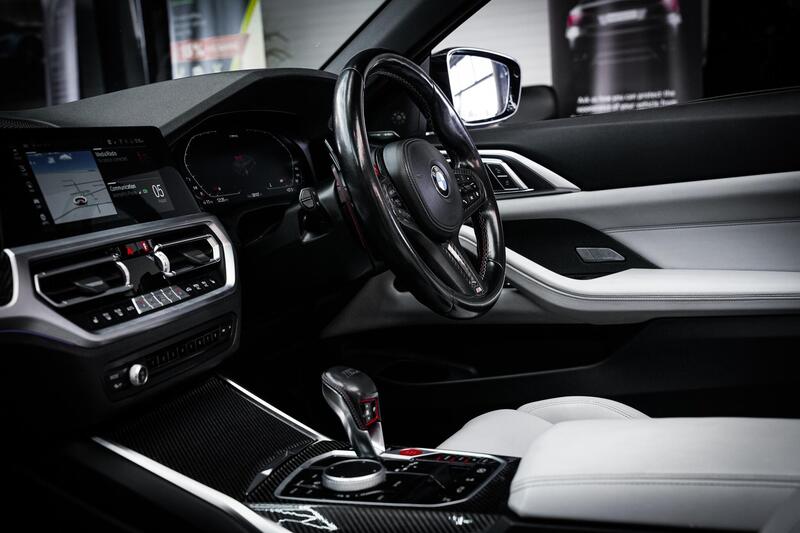 BMW M4 view 3