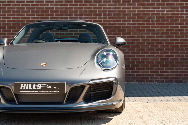Porsche 911 view 5