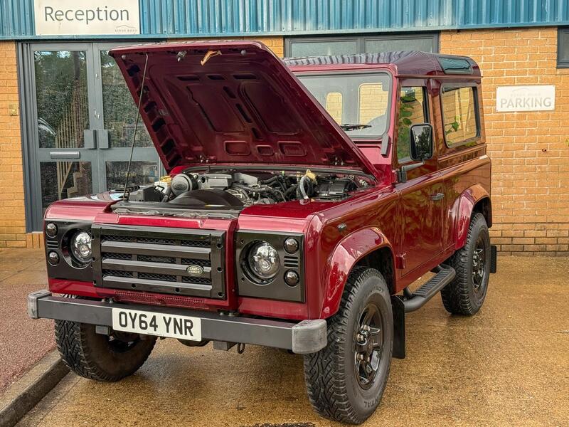 Land Rover Defender view 4