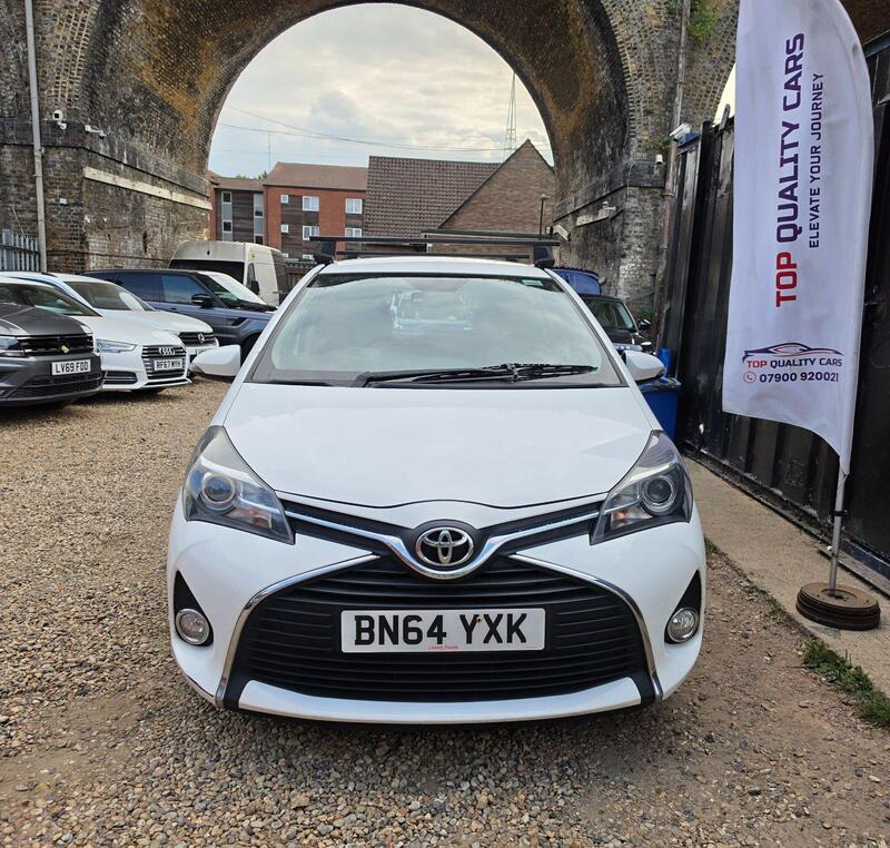 Toyota Yaris 1.33 Dual VVT-i Icon Euro 5 5dr Euro 5 view 2