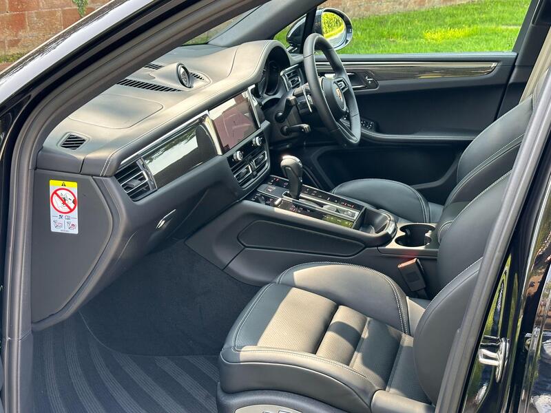 Porsche Macan view 7