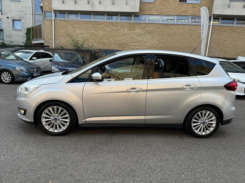 Ford C-Max view 4