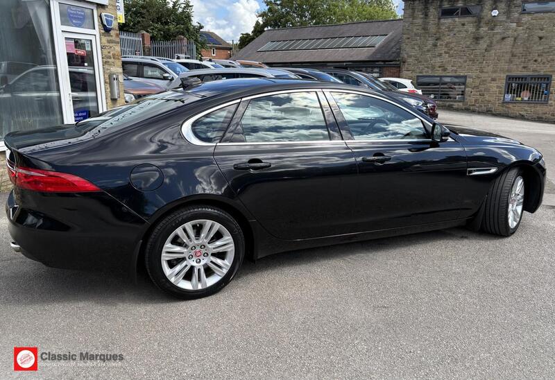 Jaguar XF view 3