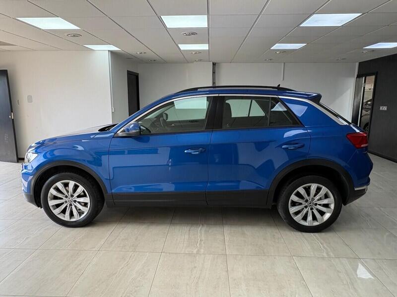 Volkswagen T-Roc view 6