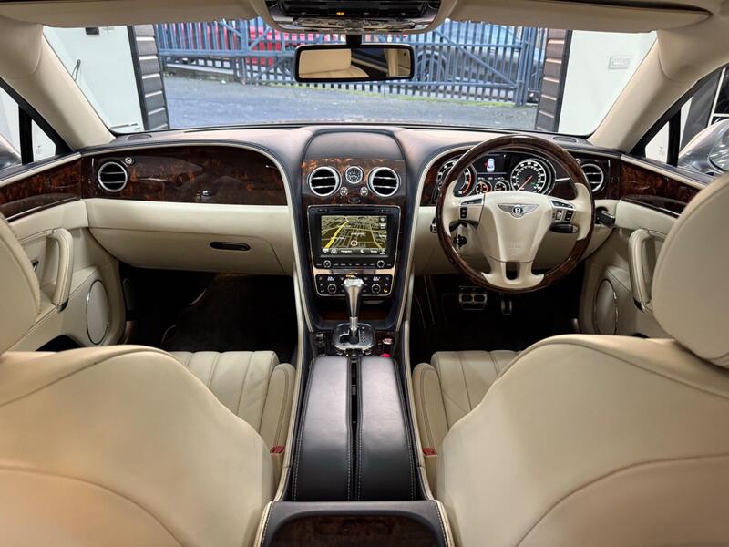 Bentley Flying Spur view 13