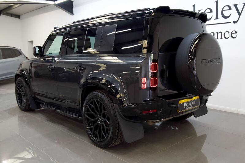 Land Rover Defender 110 view 7