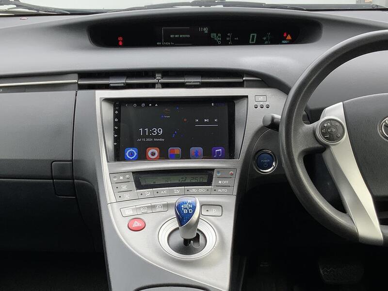 Toyota Prius view 16