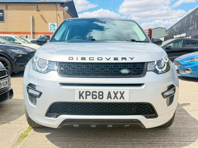 Land Rover Discovery Sport view 2