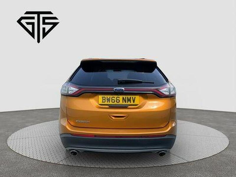 Ford Edge view 4