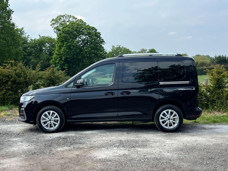 Ford Tourneo Connect view 4