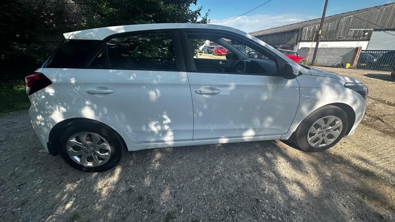 2015 Hyundai i20 — photo 9