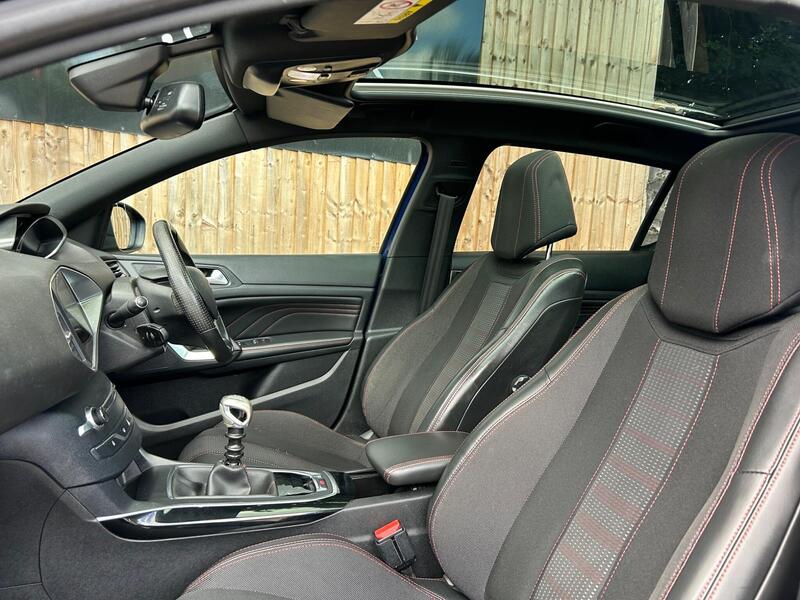 Peugeot 308 view 4