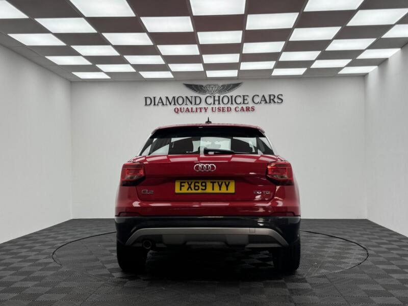 Audi Q2 view 5