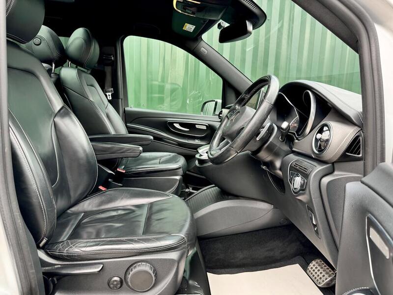 Mercedes-Benz V Class view 3