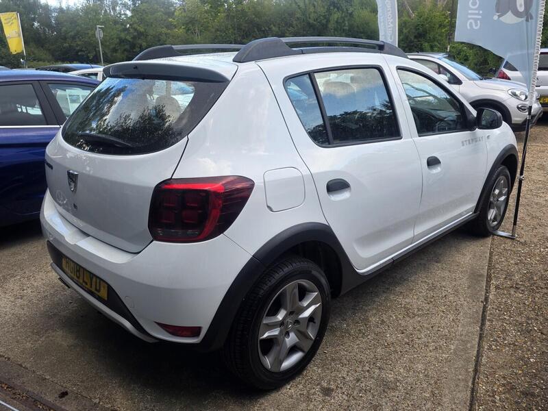 Dacia Sandero view 5