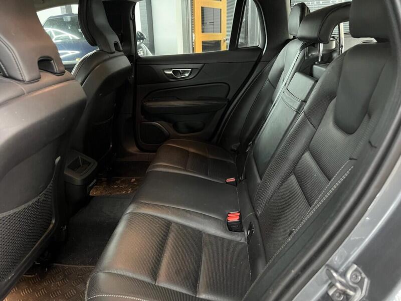 Volvo V60 view 4