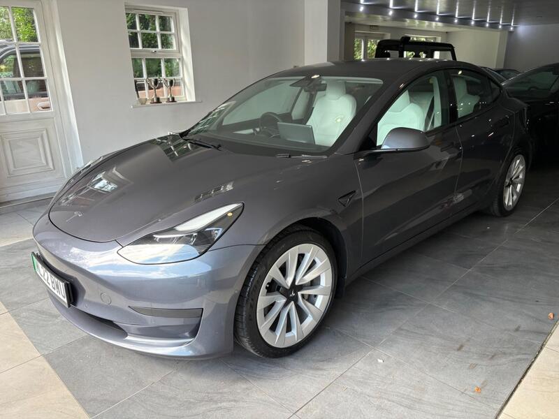 Tesla Model 3 view 6