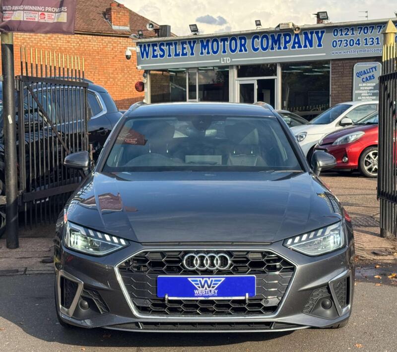 Audi A4 view 4