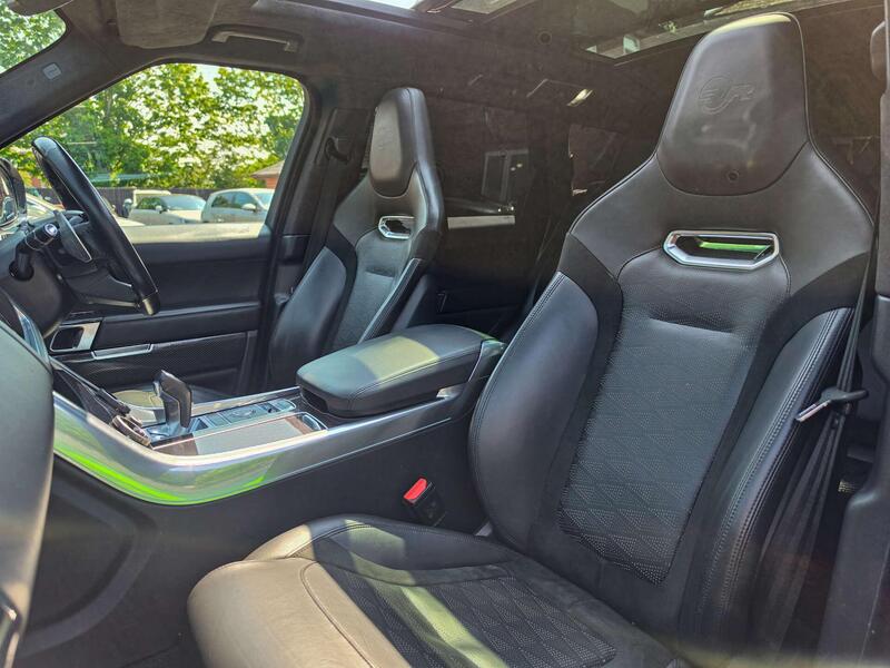 Land Rover Range Rover Sport view 2