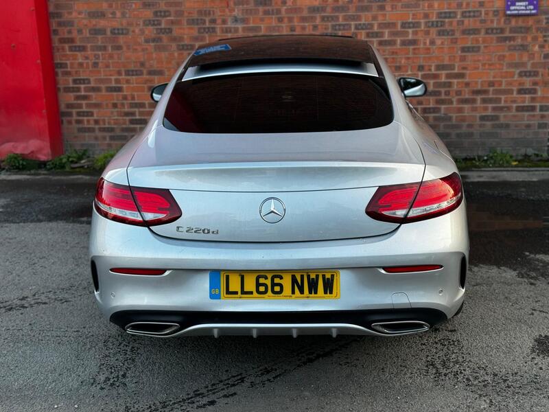 Mercedes-Benz C-Class view 3