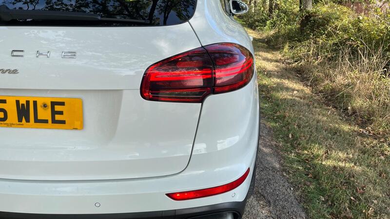 2015 Porsche Cayenne — photo 25