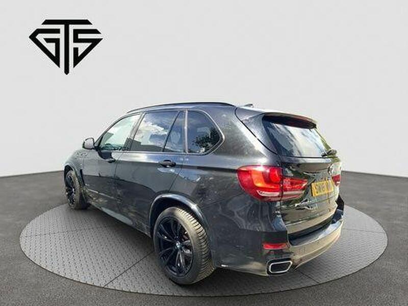 BMW X5 view 5
