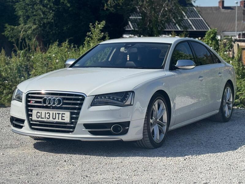 Audi Audi S8 view 5