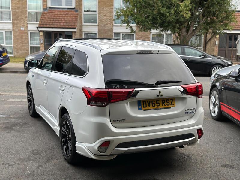 Mitsubishi Outlander view 6
