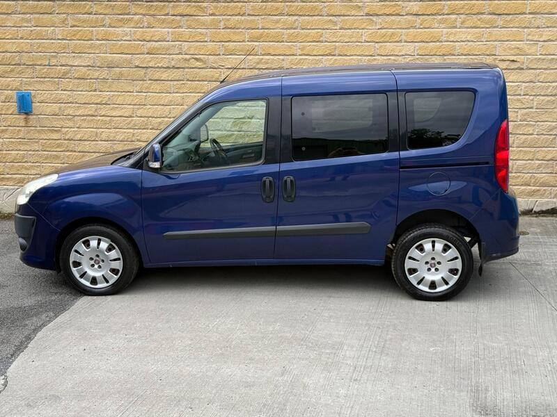 Fiat Doblo view 2
