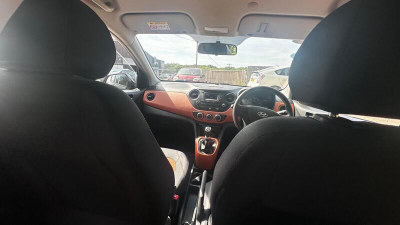 2015 Hyundai i10 — photo 8