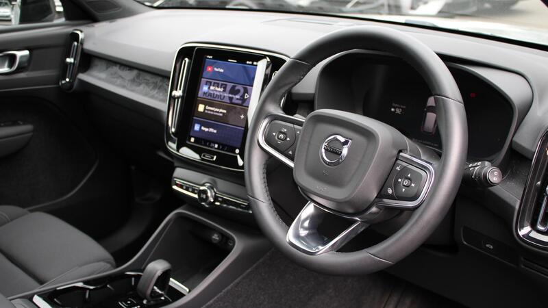 Volvo XC40 view 4