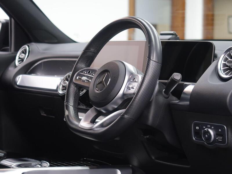 Mercedes-Benz GLB view 7