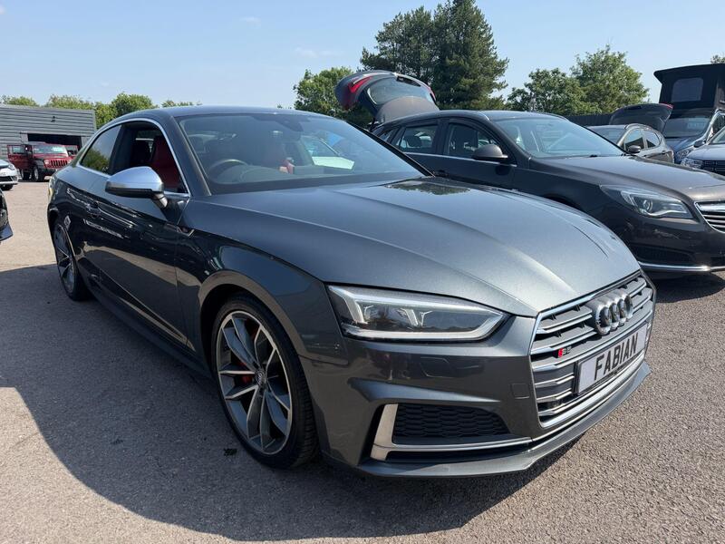 Audi S5 view 3