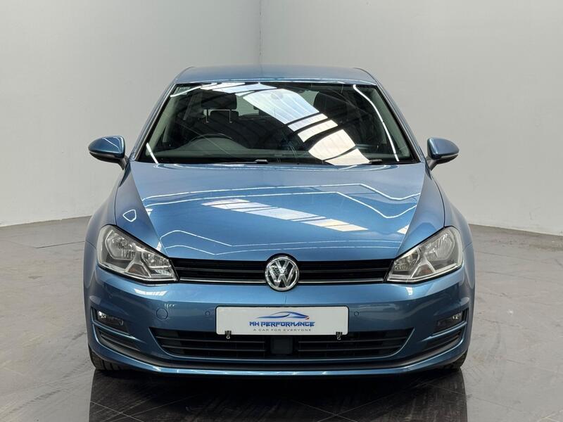 Volkswagen Golf view 2