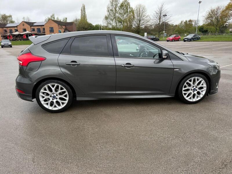 Ford Focus view 4