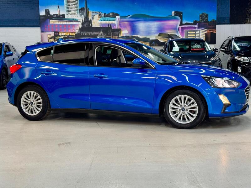 Ford Focus view 2