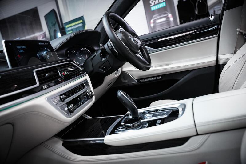 BMW 7 Series view 5