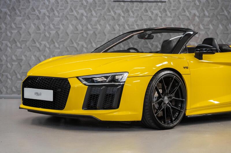 Audi Audi R8 view 2
