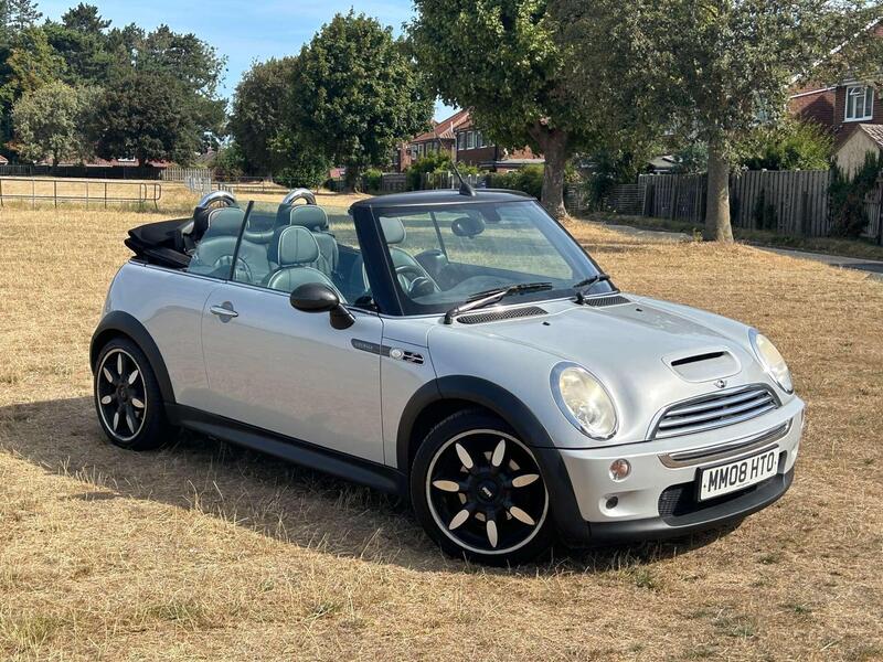 Mini Convertible view 5
