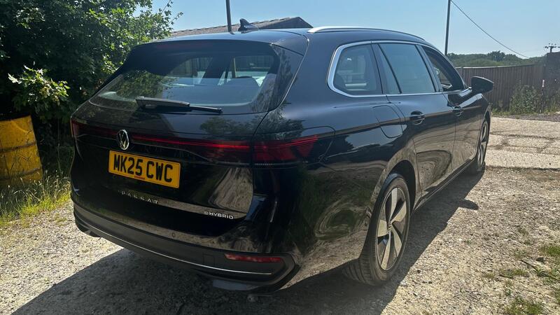 2025 Volkswagen Passat — photo 7