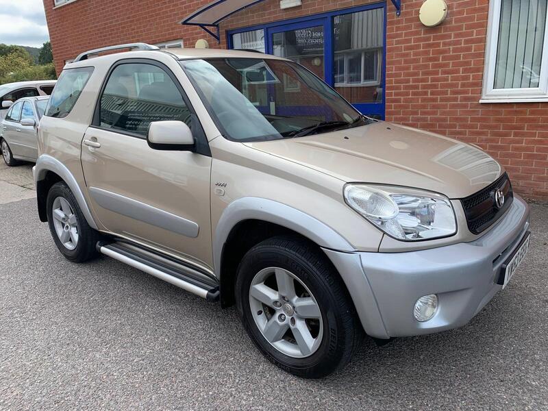 Toyota RAV4 — photo 1