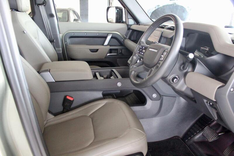 Land Rover Defender view 3