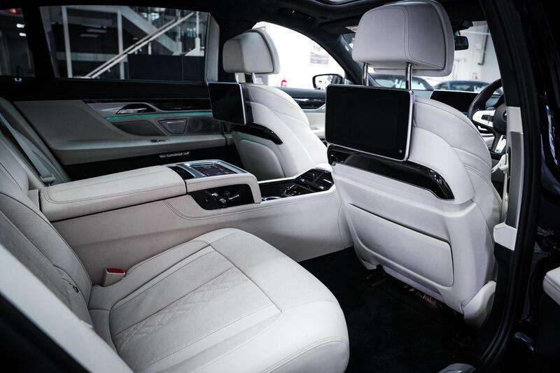 BMW 7 Series view 3
