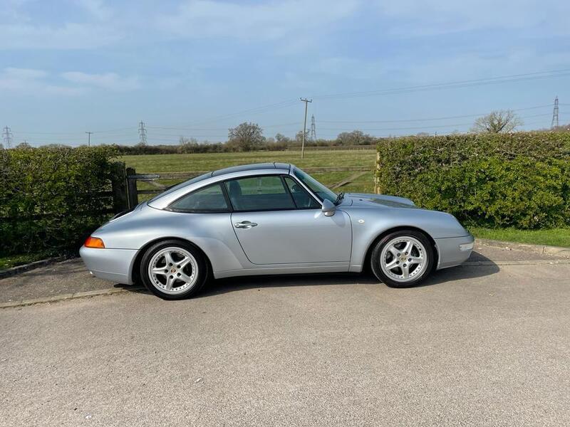 Porsche 911 view 4
