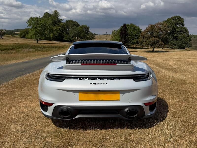Porsche 911 view 4