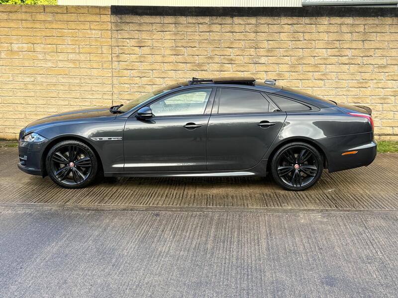 Jaguar XJ view 2