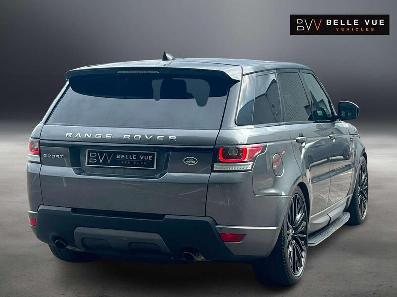 Land Rover Range Rover Sport view 3