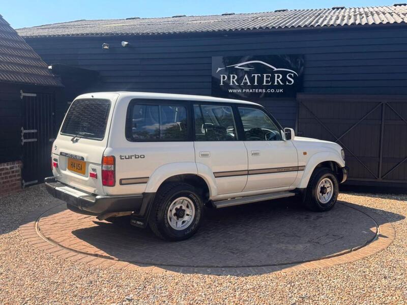 Toyota Land Cruiser view 7