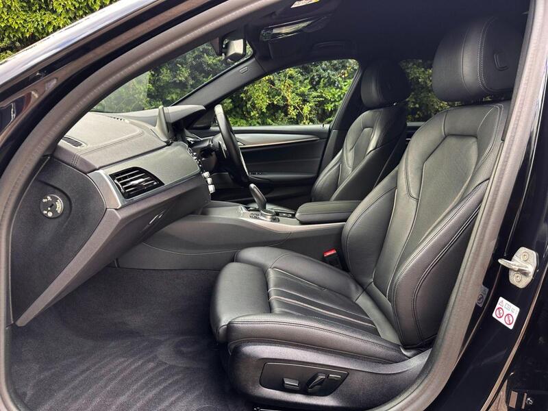 BMW 5 Series view 10